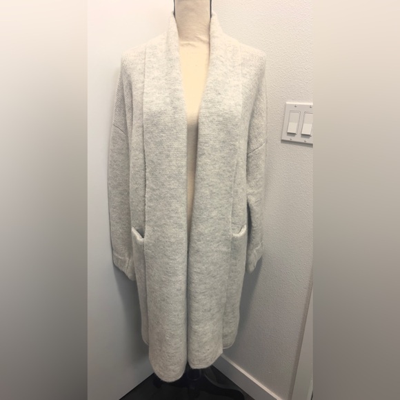 Brand new MADEWELL Glenridge Shawl-Collar
Sweater cardigan grey color size S - Picture 8 of 11